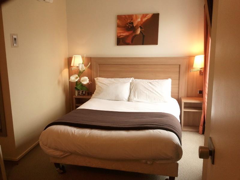 Hotel Boris V. By Happyculture Levallois-Perret Phòng bức ảnh